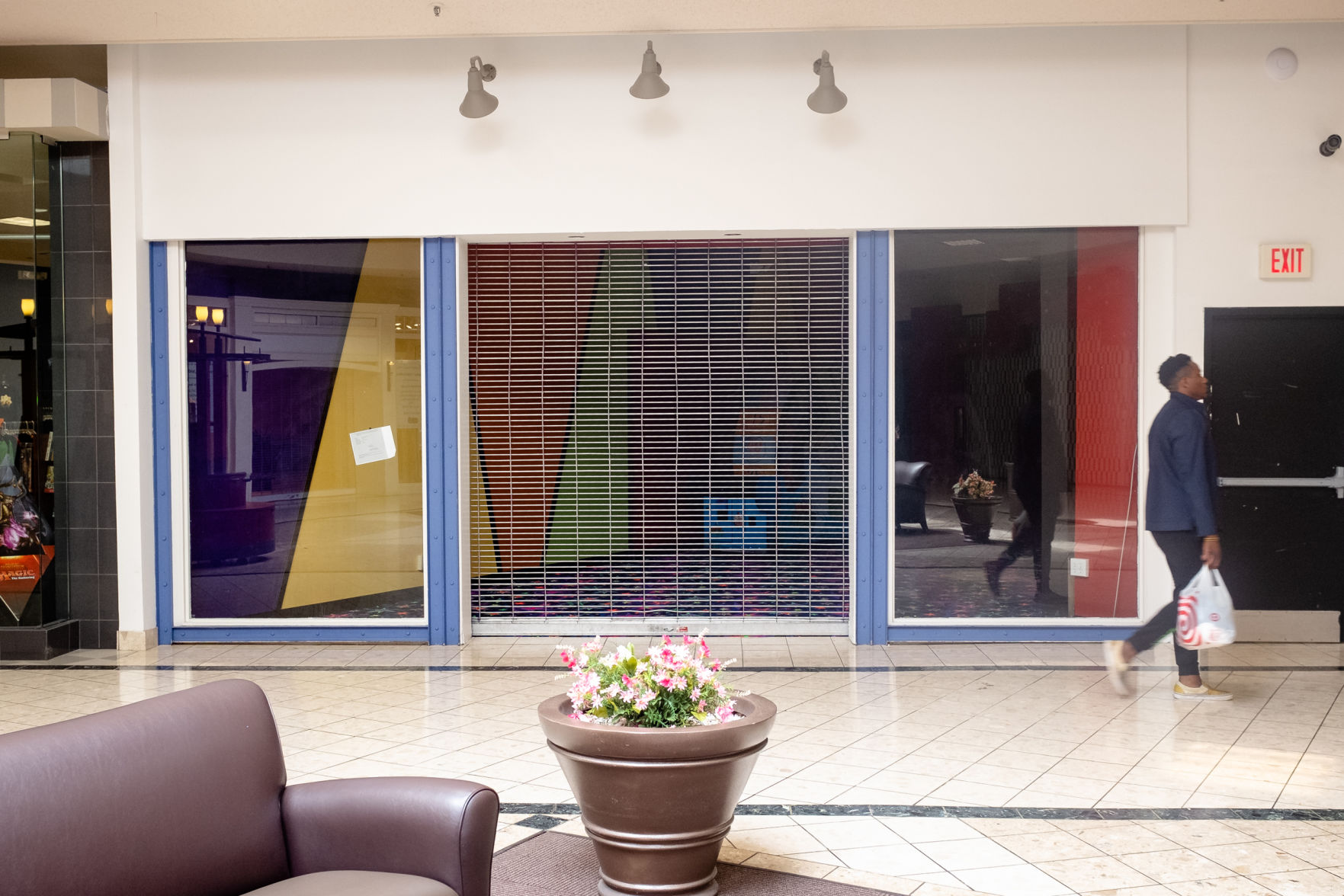 Ithaca Mall storefront